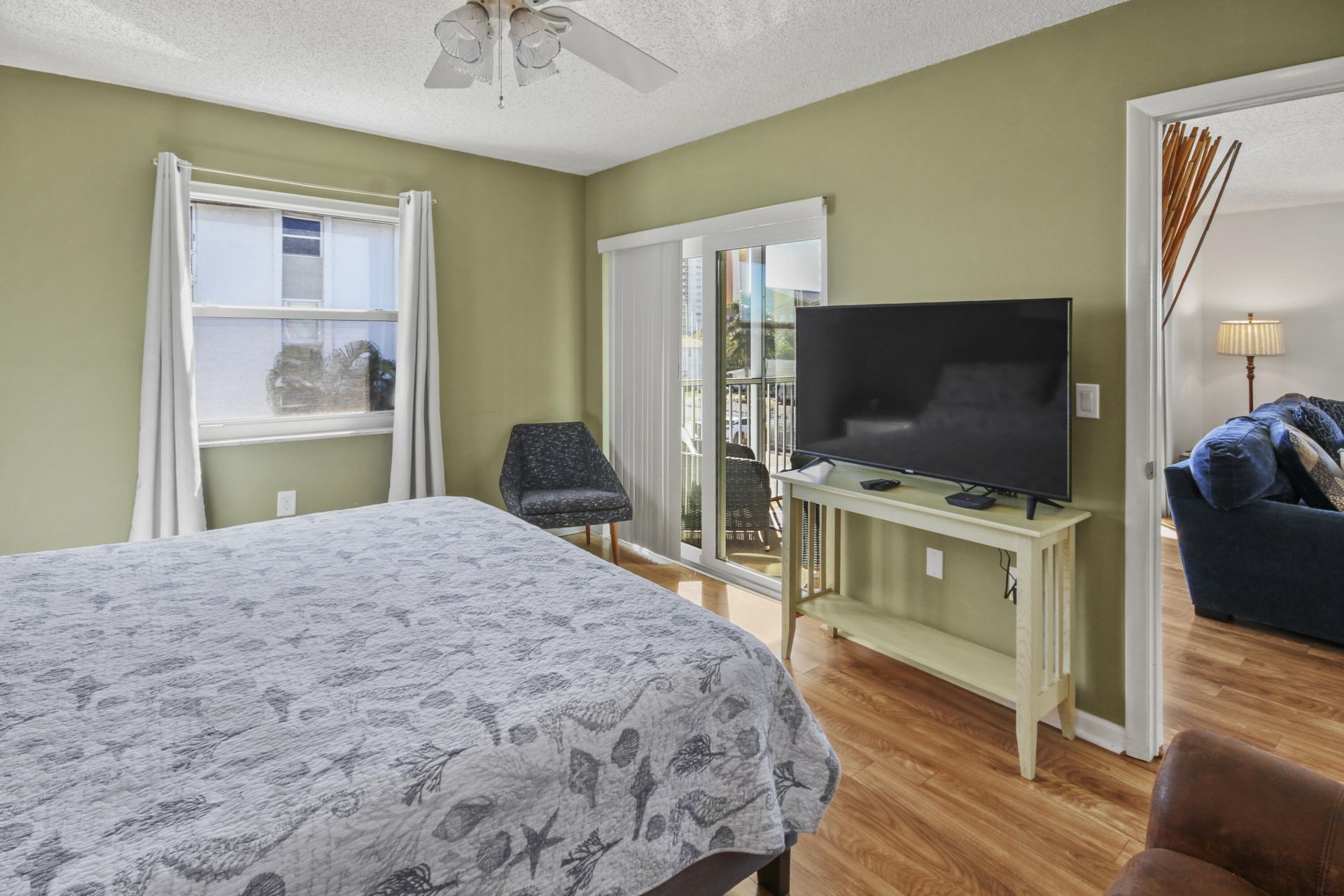 2936 Lake Shore Drive, Unit 310, Riviera Beach, FL 33404 Photo