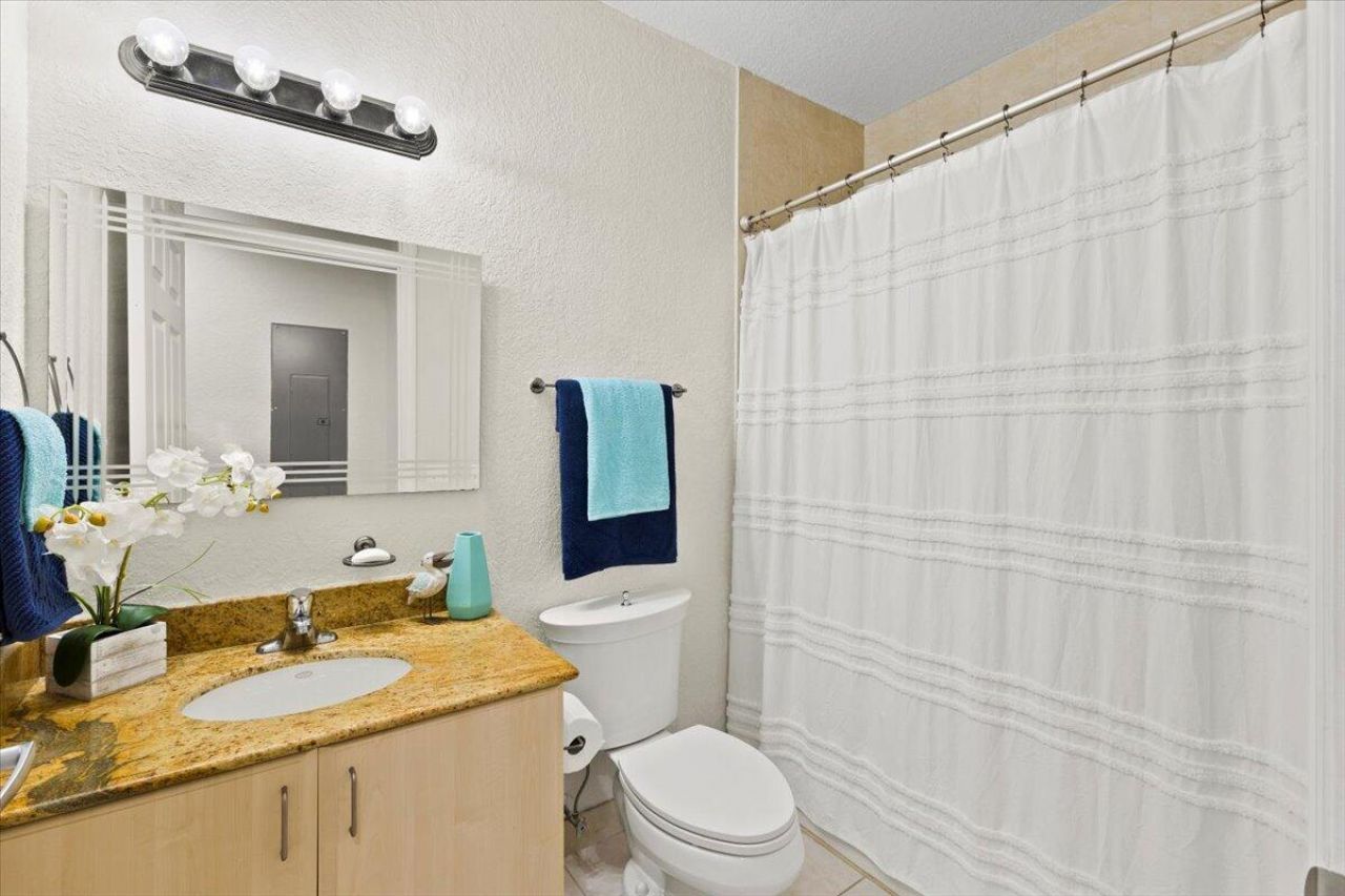 1620 Presidential Way, Unit 504, West Palm Beach, FL 33401 Photo