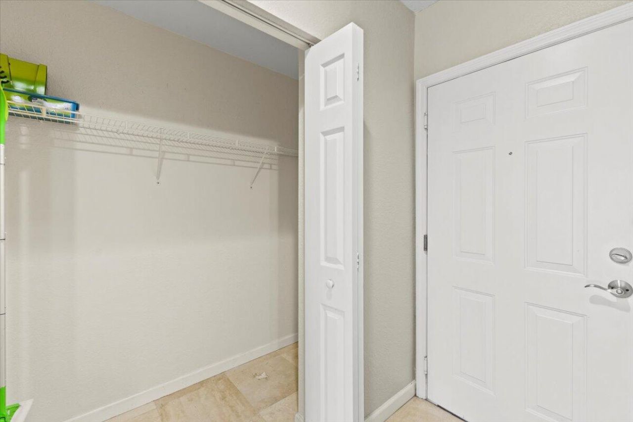 1620 Presidential Way, Unit 504, West Palm Beach, FL 33401 Photo