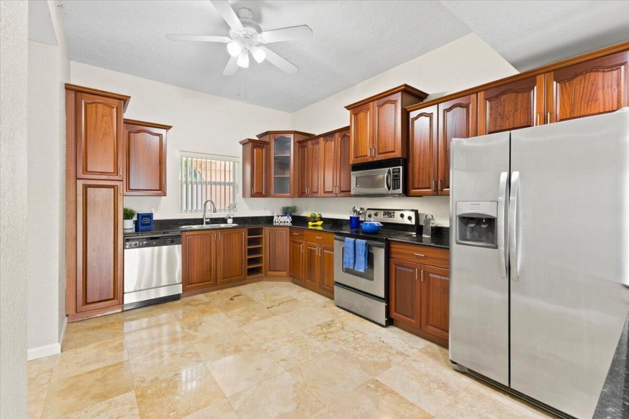 1620 Presidential Way, Unit 504, West Palm Beach, FL 33401 Photo