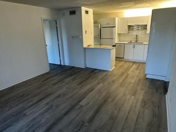 1106 Green Pine Boulevard, Unit E1, West Palm Beach, FL 33409