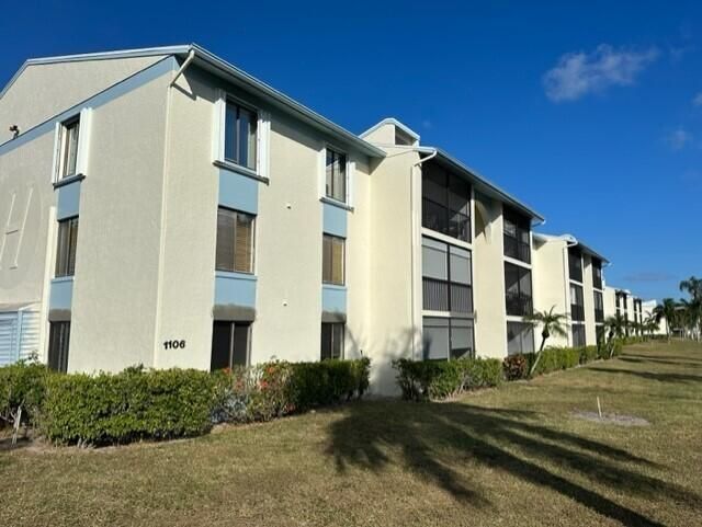 1106 Green Pine Boulevard, Unit E1, West Palm Beach, FL 33409 Photo