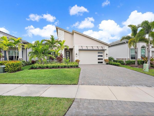 12509 Triumph Lane, Palm Beach Gardens, FL 33412