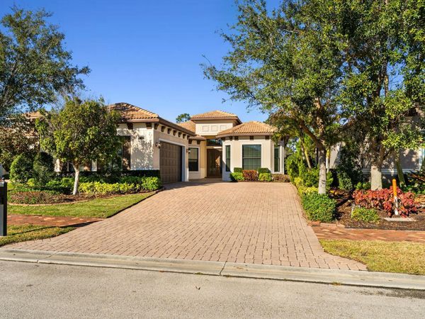 191 SE Calmo Circle, Port Saint Lucie, FL 34984