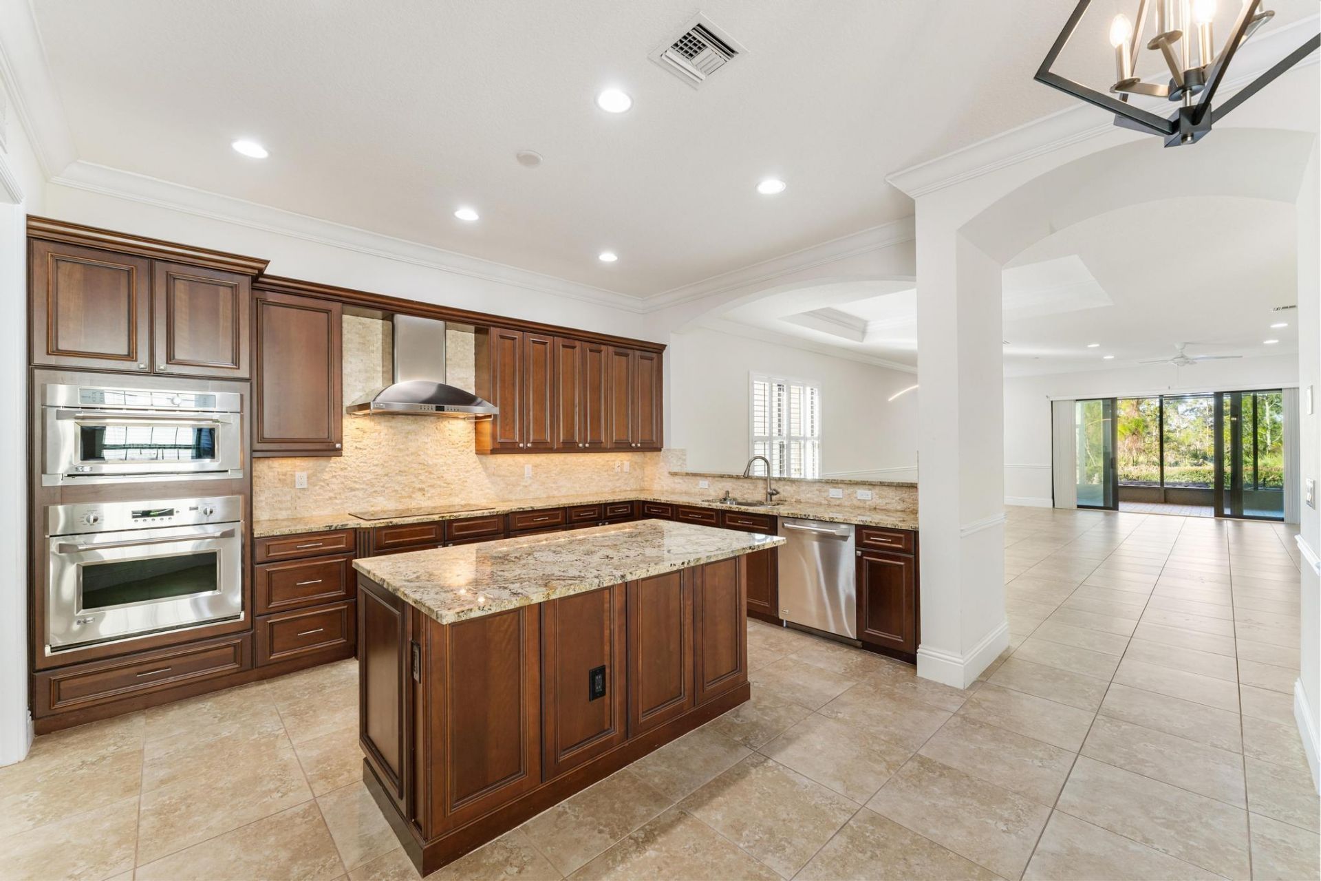 191 SE Calmo Circle, Port Saint Lucie, FL 34984 Photo