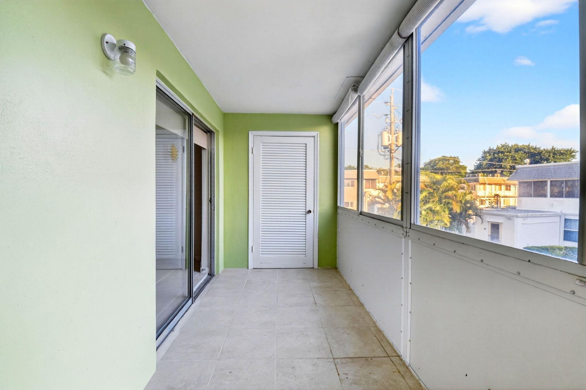 2880 Lake Osborne Drive, Unit 210, Lake Worth Beach, FL 33461 Photo