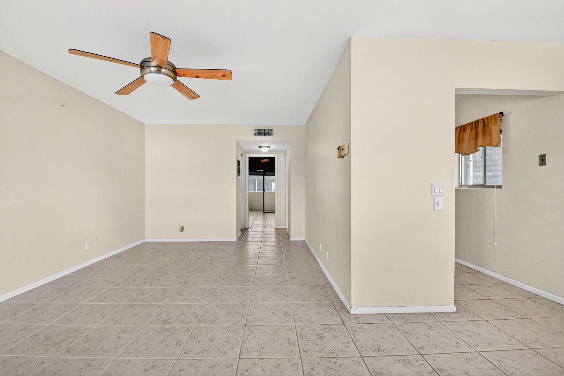 2880 Lake Osborne Drive, Unit 210, Lake Worth Beach, FL 33461 Photo