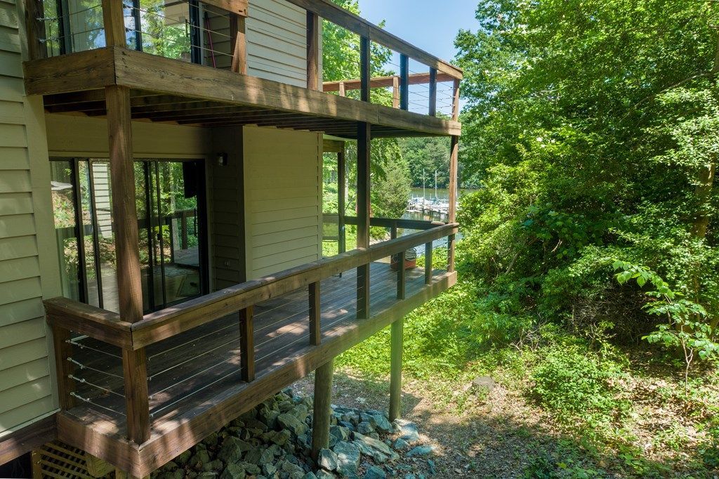 54-c Villa Ridge, Hartfield, VA 23071 Main Photo