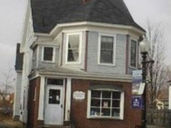 18 Wakefield Street, Rochester, NH 06867