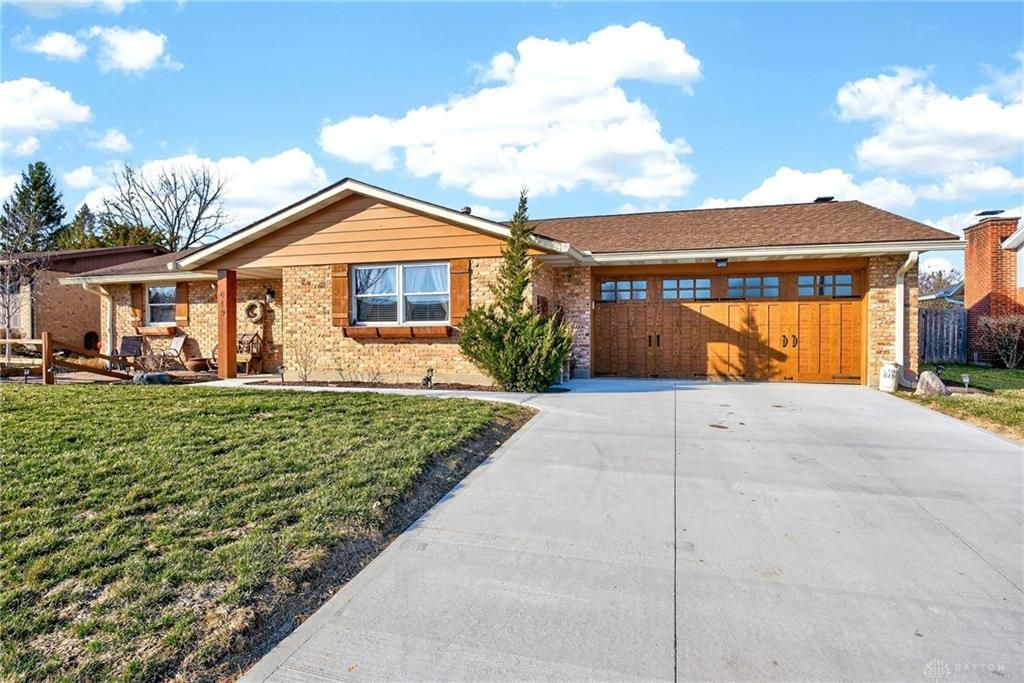 619 Rohrer Drive, Tipp City, OH 45371 Main Photo