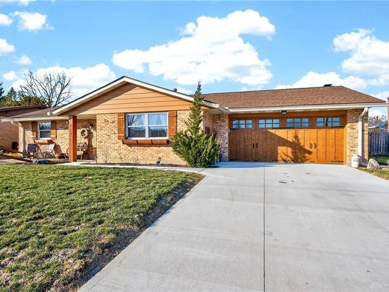 619 Rohrer Drive, Tipp City, OH 45371 Photo 1