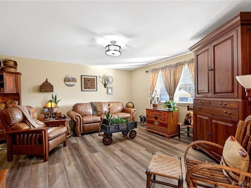 619 Rohrer Drive, Tipp City, OH 45371 Photo 6