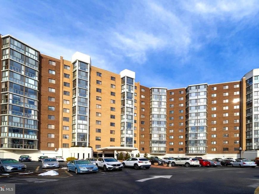 15115 Interlachen Dr, Unit 3-621, Silver Spring, MD 20906 Main Photo