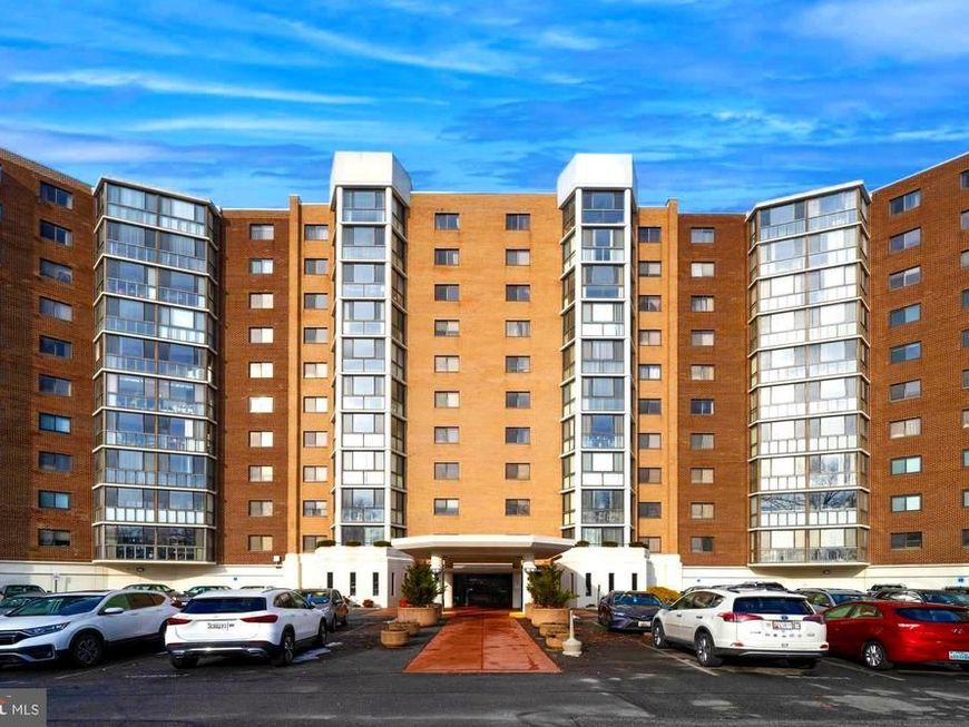 15115 Interlachen Dr, Unit 3-621, Silver Spring, MD 20906 Main Photo