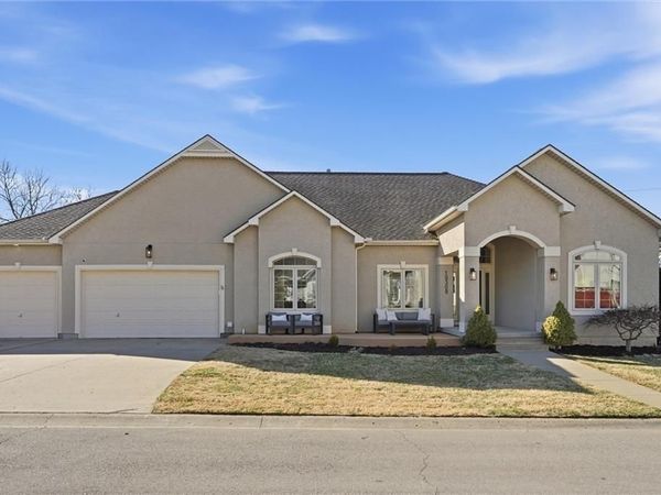 10308 Granada Lane, Overland Park, KS 66207