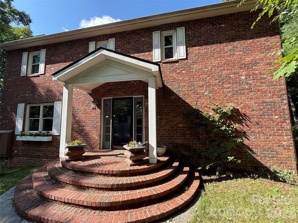126 Wildflower Cove Drive, Swannanoa, NC 28778