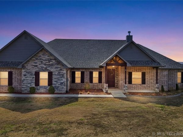 795 Blue Bird Lane , Pryor, OK 74361