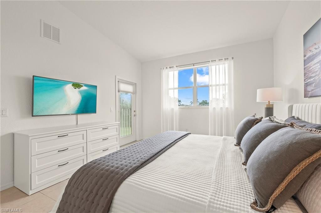 6820 Sterling Greens Pl, Unit 401, Naples, FL 34104 Photo