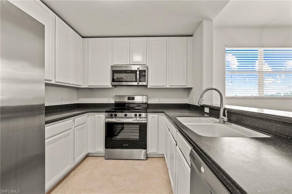 6820 Sterling Greens Pl, Unit 401, Naples, FL 34104 Photo