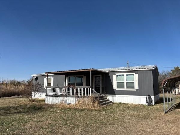 225 County Road 487 , Stephenville, TX 76401