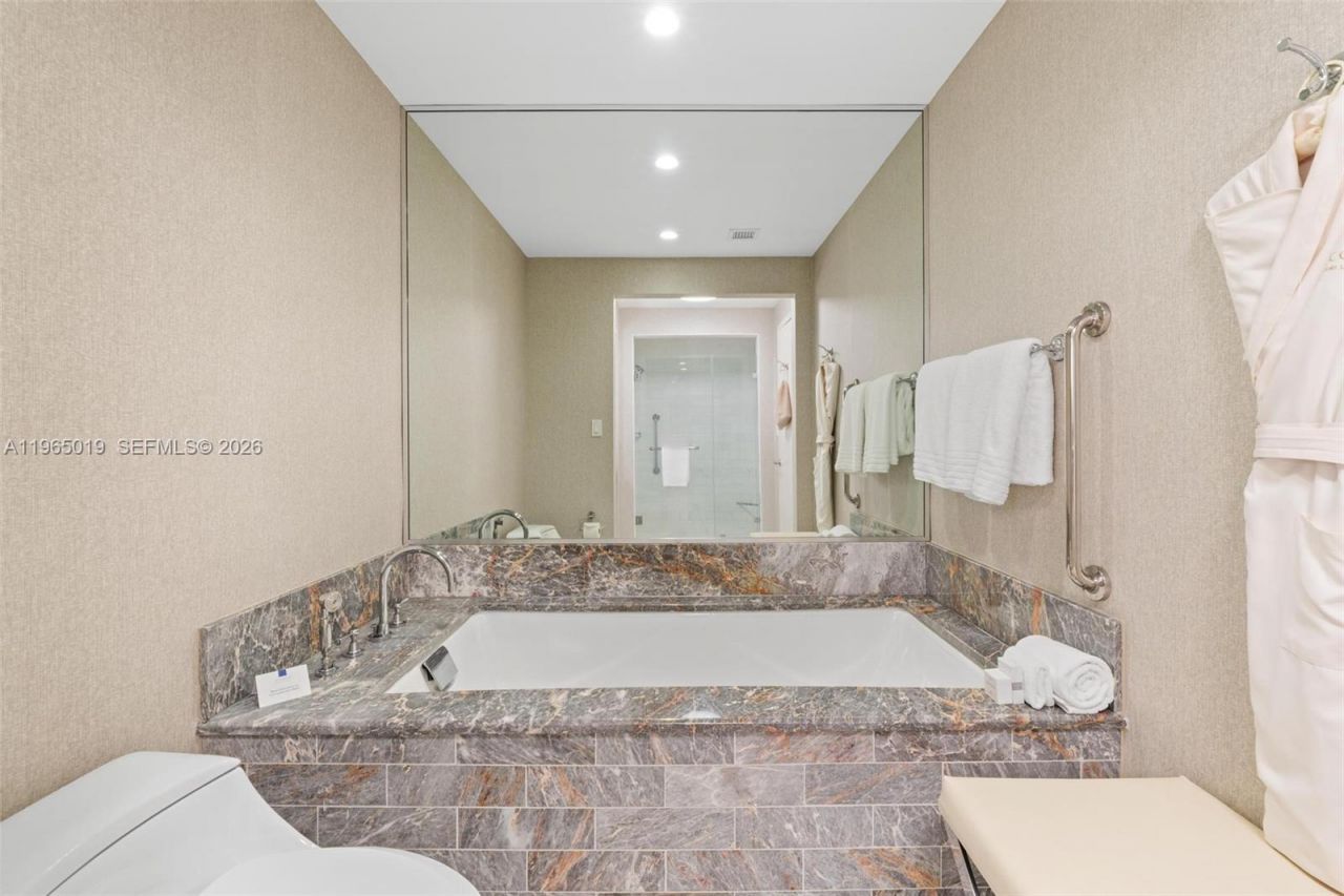 551 N Fort Lauderdale Beach Blvd , Unit R1804, Fort Lauderdale, FL 33304 Photo