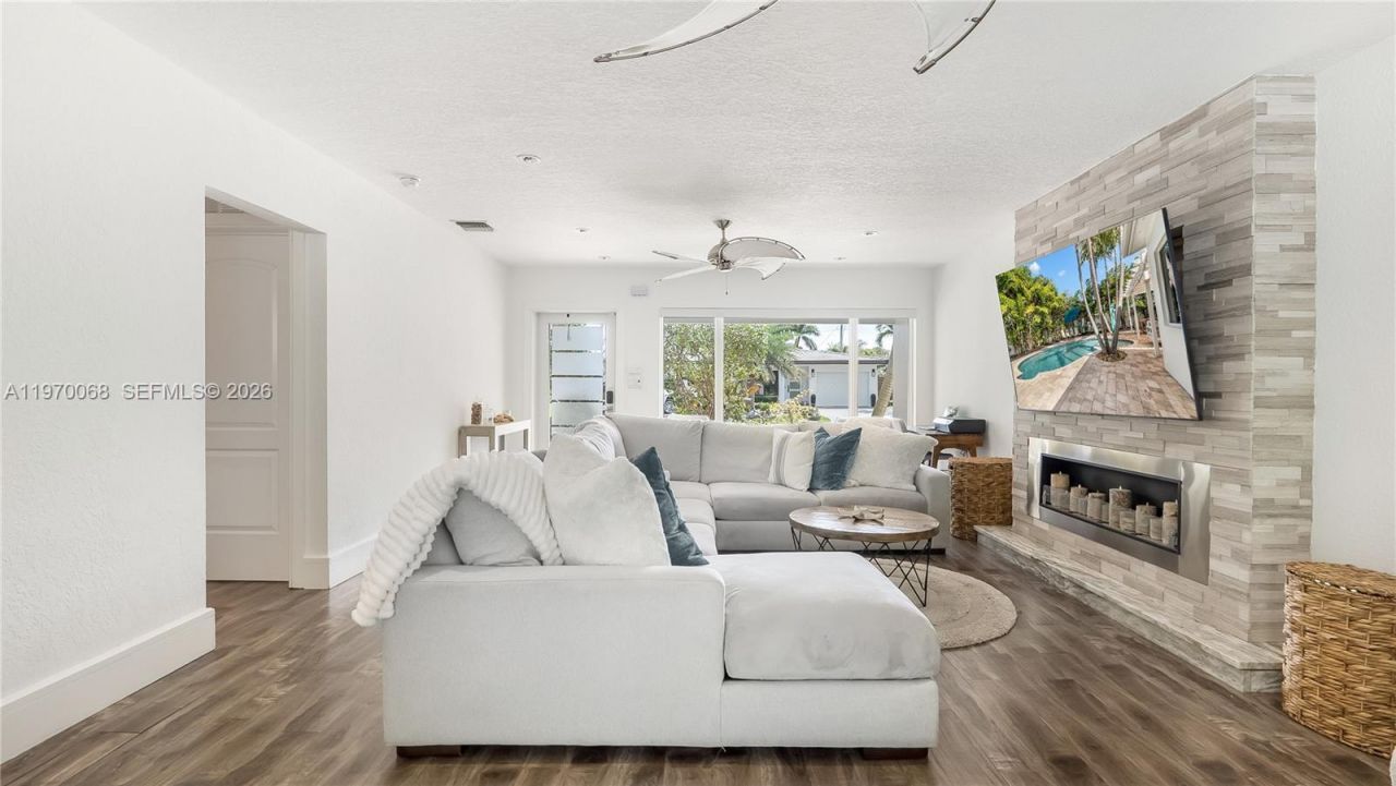 2037 Windward Dr, Lauderdale by the Sea, FL 33062 Photo