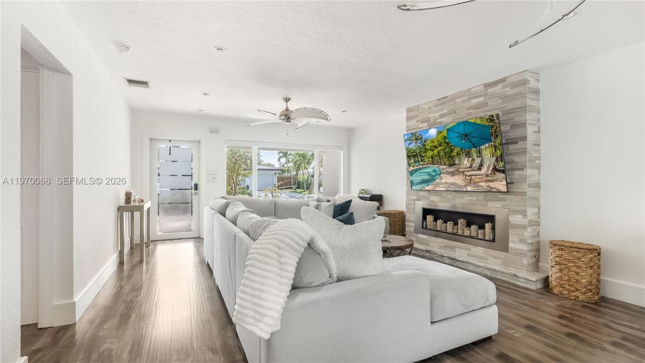 2037 Windward Dr, Lauderdale by the Sea, FL 33062 Photo