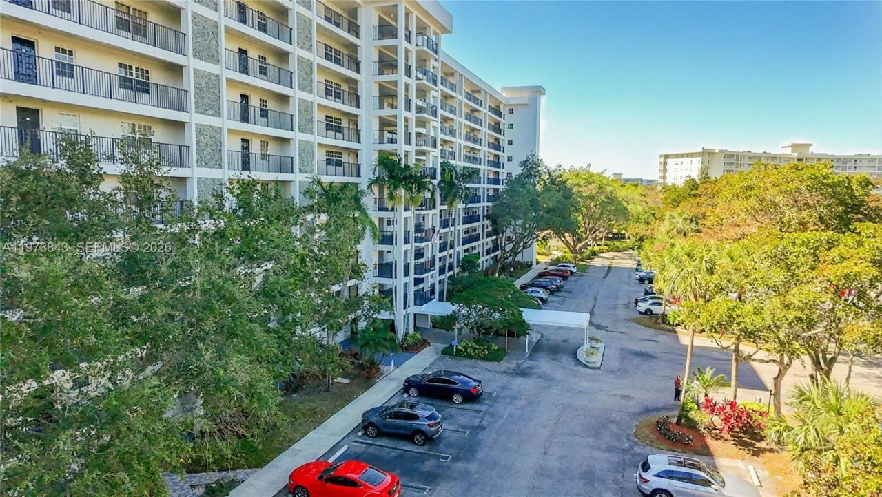 2900 N Course Dr, Unit 804, Pompano Beach, FL 33069 Photo