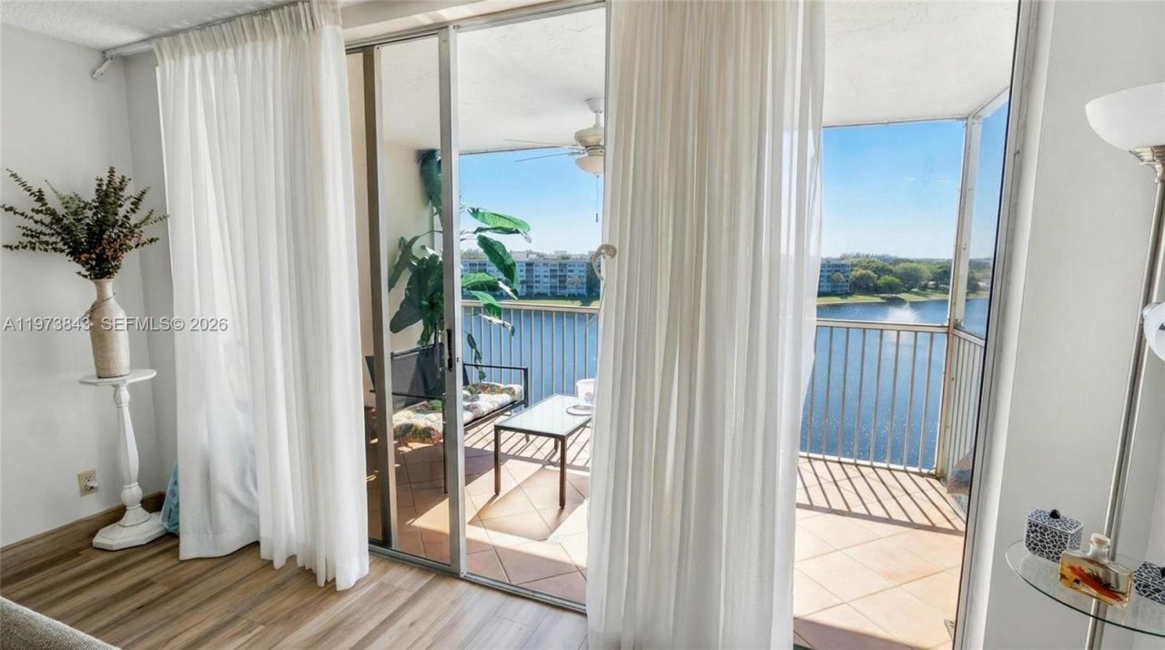 2900 N Course Dr, Unit 804, Pompano Beach, FL 33069 Photo