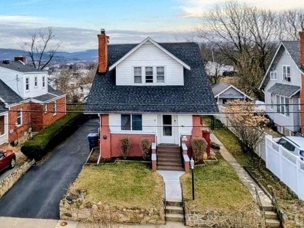 8 W 11TH STREET, FRONT ROYAL, VA 22630