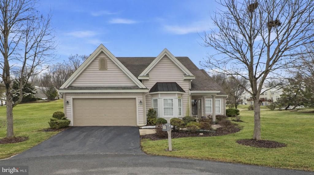 309 Charleston Lane, Reading, PA 19610 Main Photo