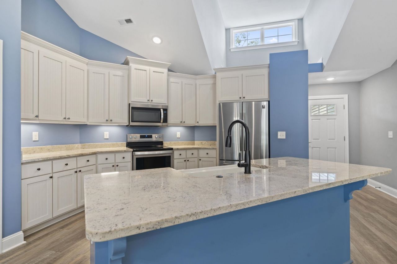 300 Purdue Ct.  Photo 10