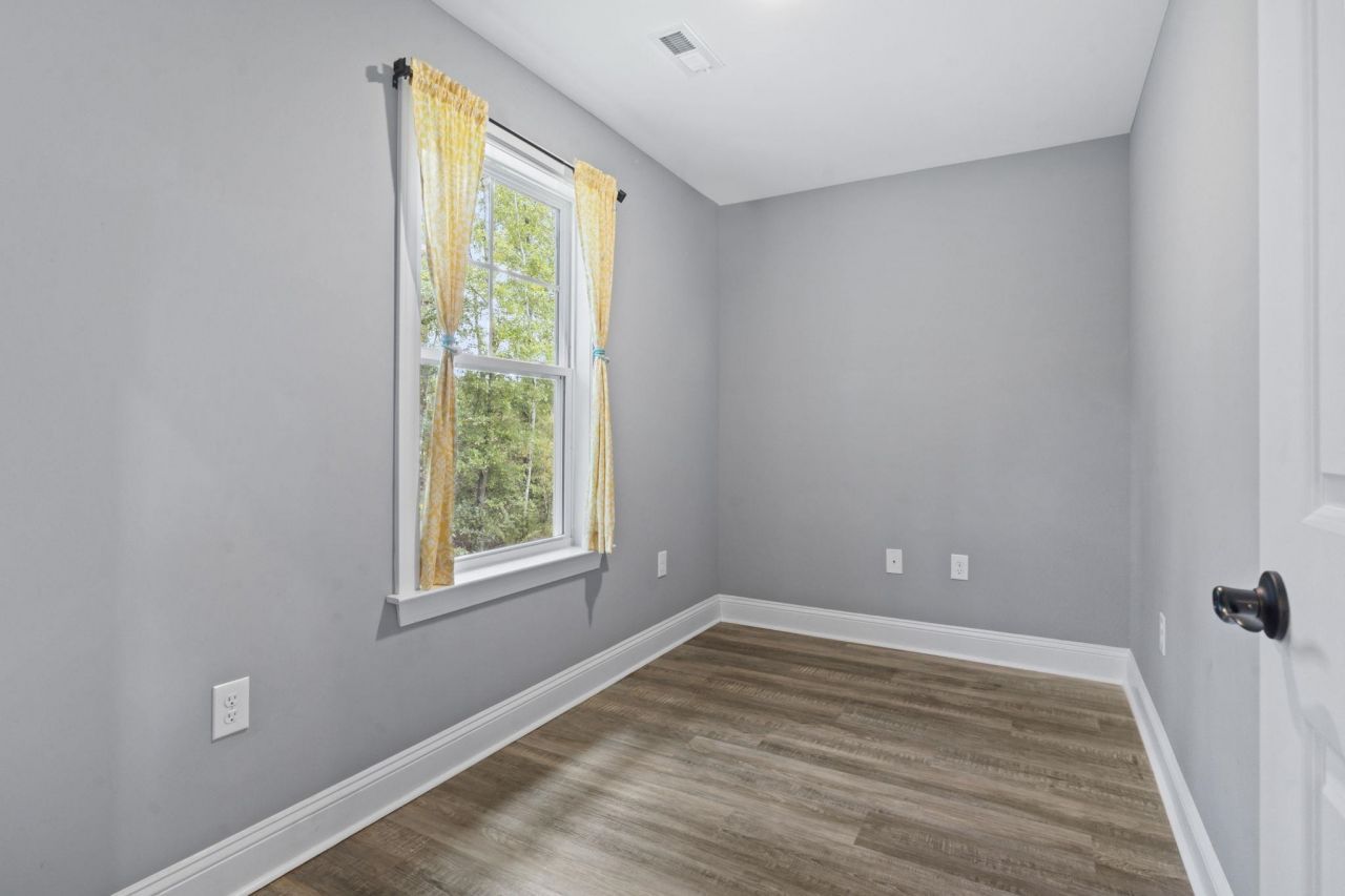 300 Purdue Ct.  Photo 32