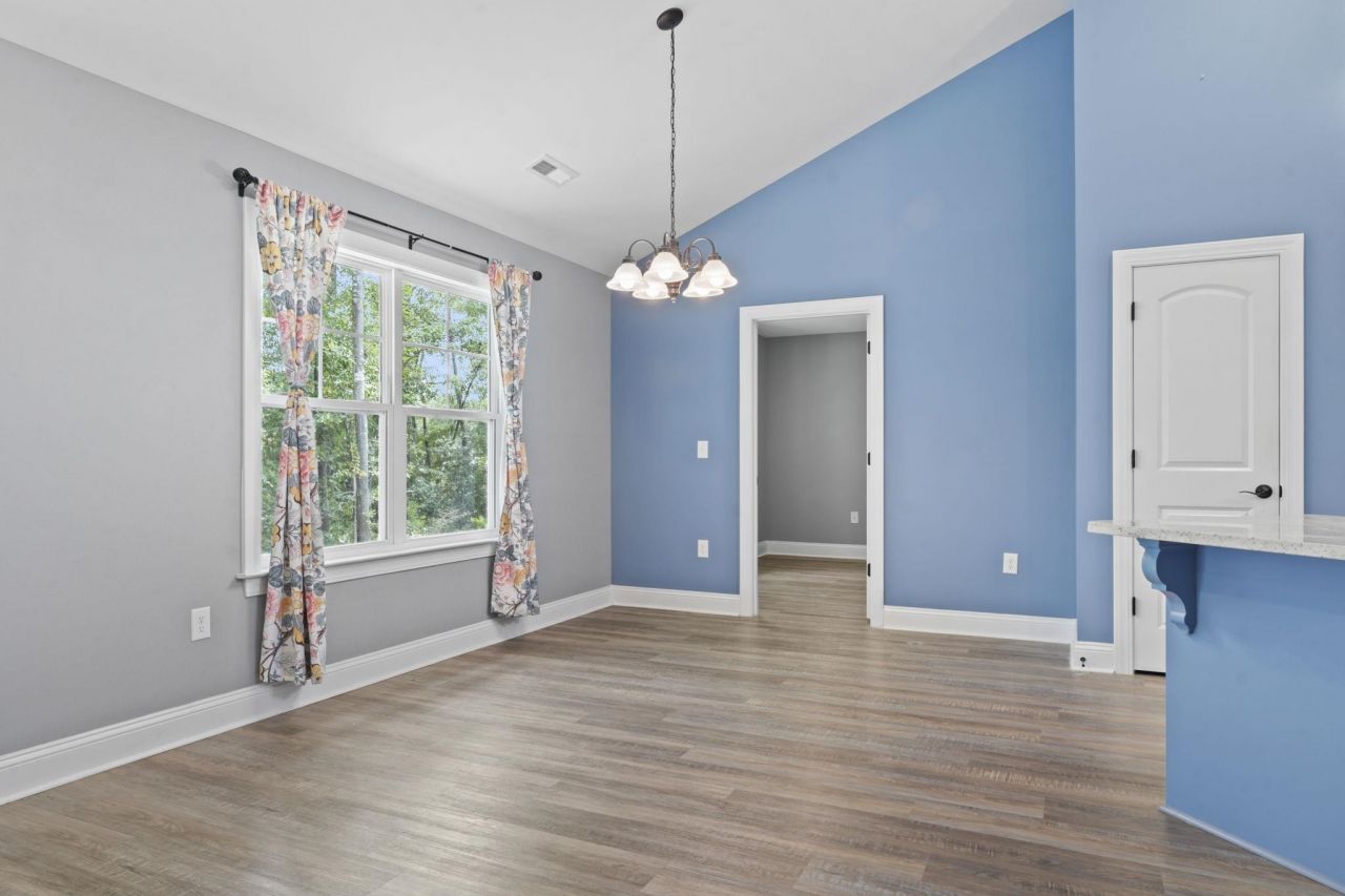 300 Purdue Ct.  Photo 8