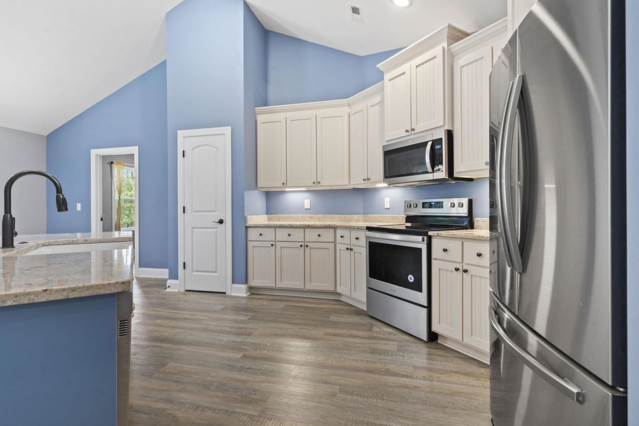 300 Purdue Ct.  Photo 9