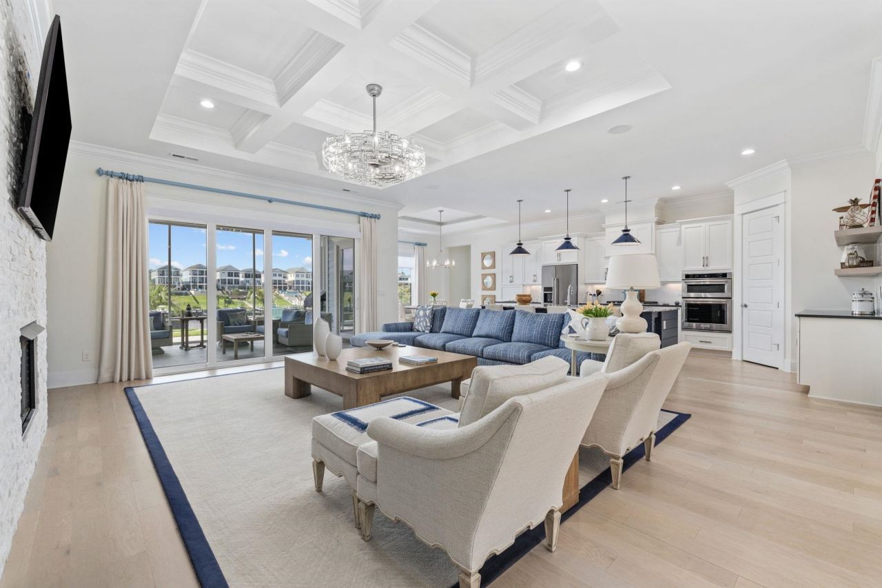 6025 Bolsena Place Photo 8