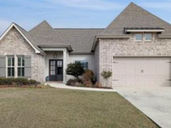 1305 PINE NEEDLE Court , Madisonville, LA 70447