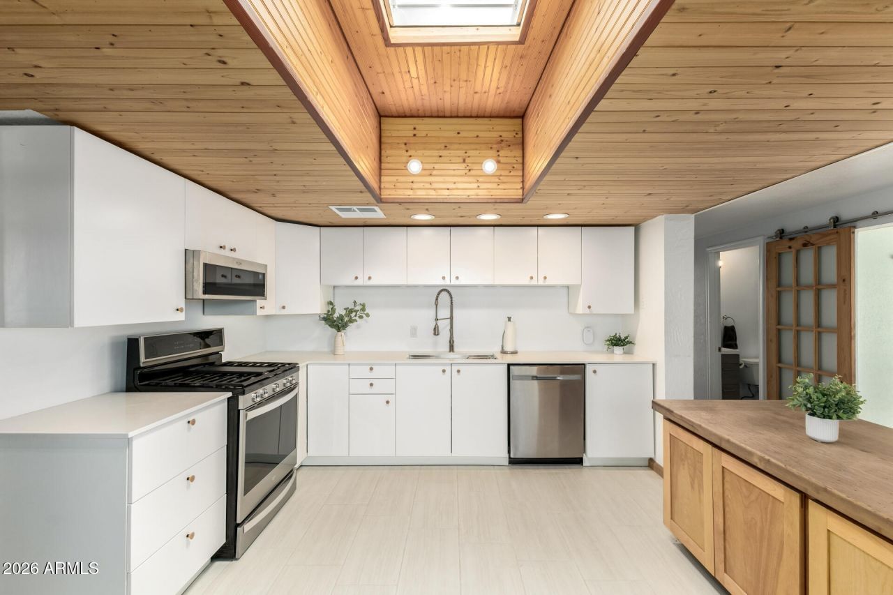 3408 E Monte Vista Road, Phoenix, AZ 85008 Main Photo