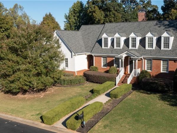 5580 Point West Drive , Oakwood, GA 30566