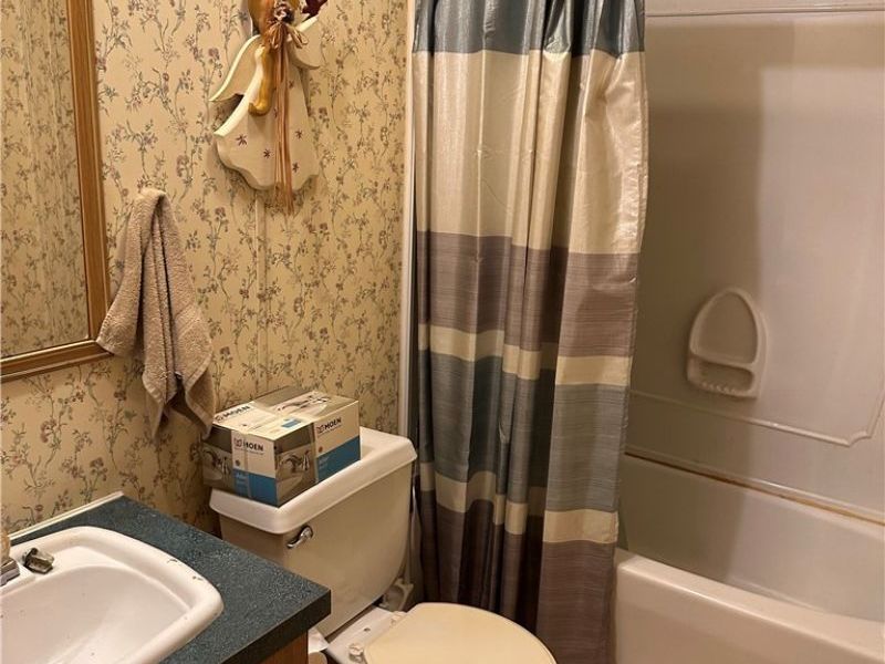 2655 Stoneyridge Drive, Madison, OH 44057 Photo 12