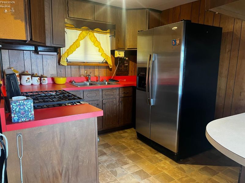 284 Gibbs Road, Norwalk, OH 44857 Photo 9