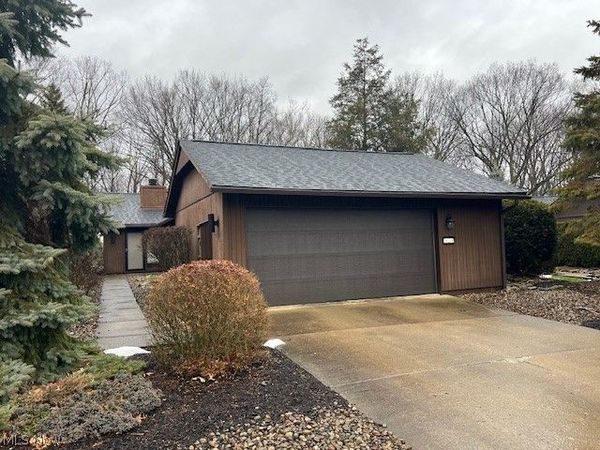 18238 Glencreek Lane, Strongsville, OH 44136