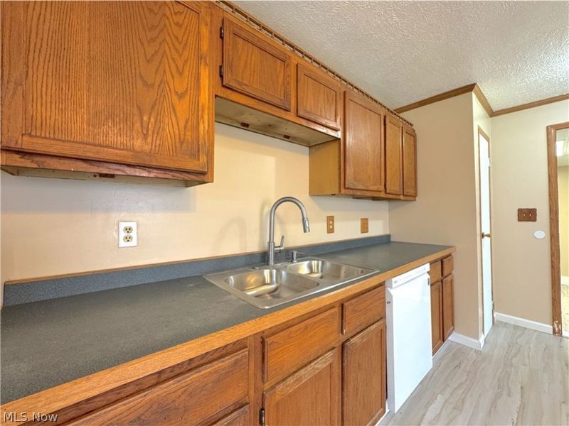 18066 Hillcrest Drive, Lake Milton, OH 44429 Photo 12