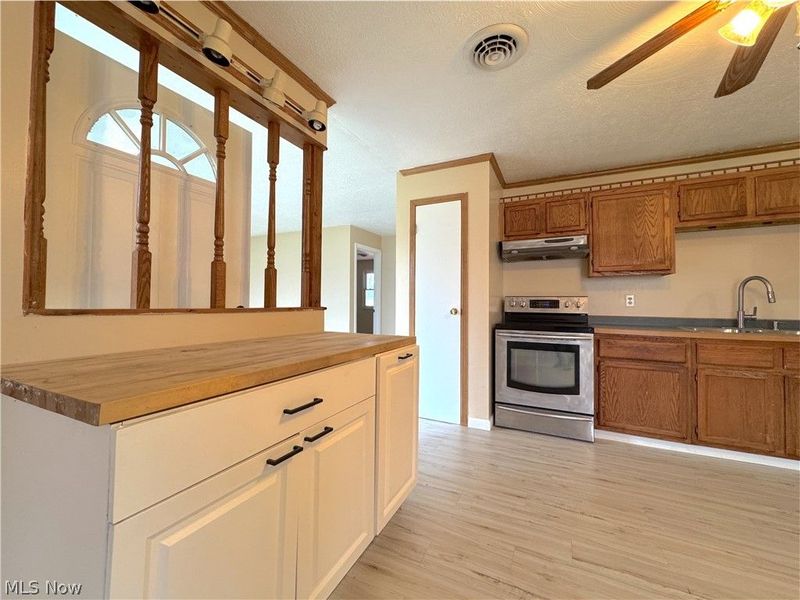 18066 Hillcrest Drive, Lake Milton, OH 44429 Photo 14