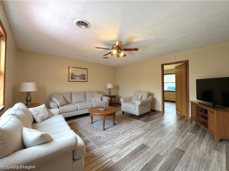 18066 Hillcrest Drive, Lake Milton, OH 44429 Photo 20