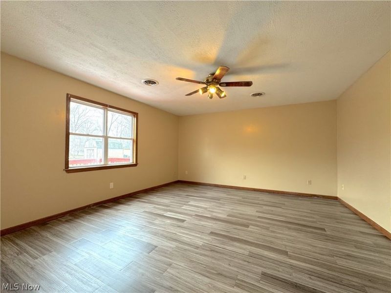 18066 Hillcrest Drive, Lake Milton, OH 44429 Photo 21