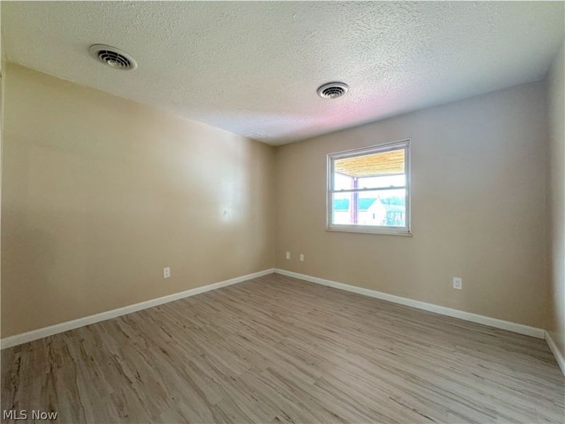 18066 Hillcrest Drive, Lake Milton, OH 44429 Photo 30