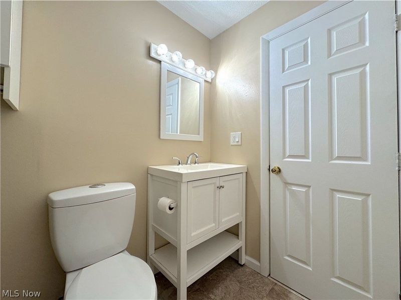 18066 Hillcrest Drive, Lake Milton, OH 44429 Photo 31