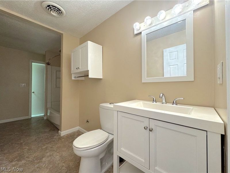 18066 Hillcrest Drive, Lake Milton, OH 44429 Photo 32