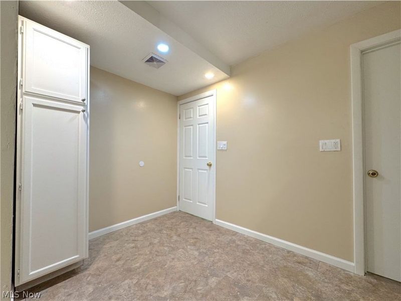 18066 Hillcrest Drive, Lake Milton, OH 44429 Photo 34